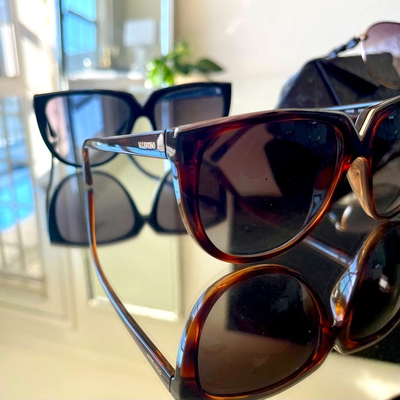 2 VALENTINO Sunglasses BLACK and BROWN Bundle! - Picture 4 of 12